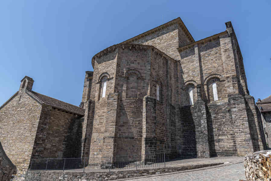 Huesca - Siresa 15 - monasterio de San Pedro de Siresa.jpg